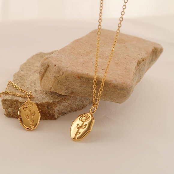 NEW 18K Gold Plated Rose Flower Pendant Necklace - Picture 8 of 16